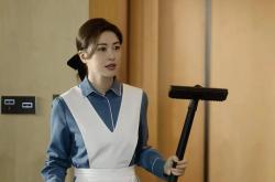 稳定靠谱外围 -这部爆款偶像剧，男女主加起来过百岁