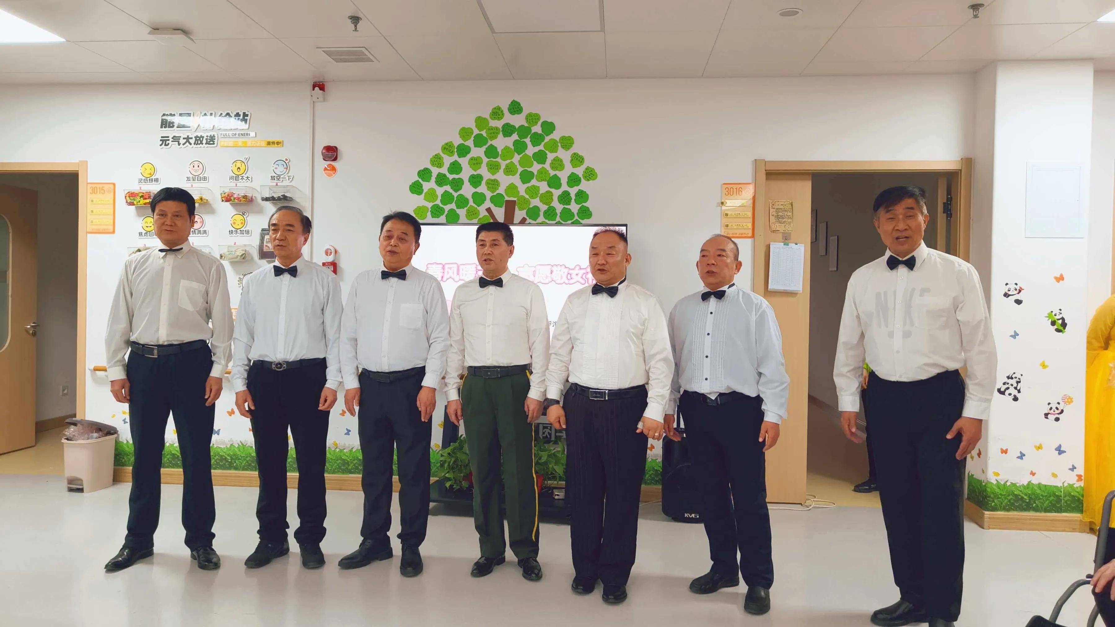 “三句半”逗笑全场，古城西安这场敬老演出暖到心坎里！
